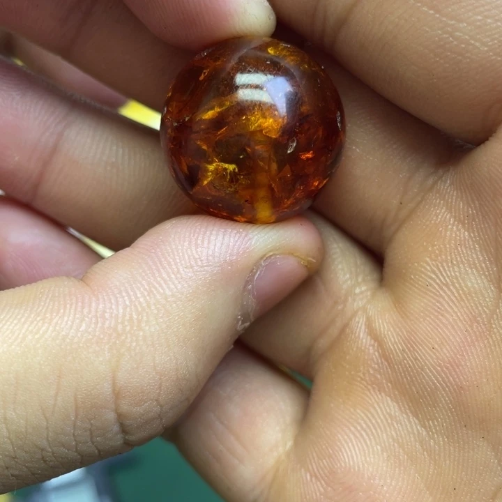 琥珀未镶嵌珠宝奇石