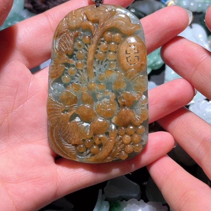 【闪购商品】翡翠颈饰未镶嵌天然翡翠