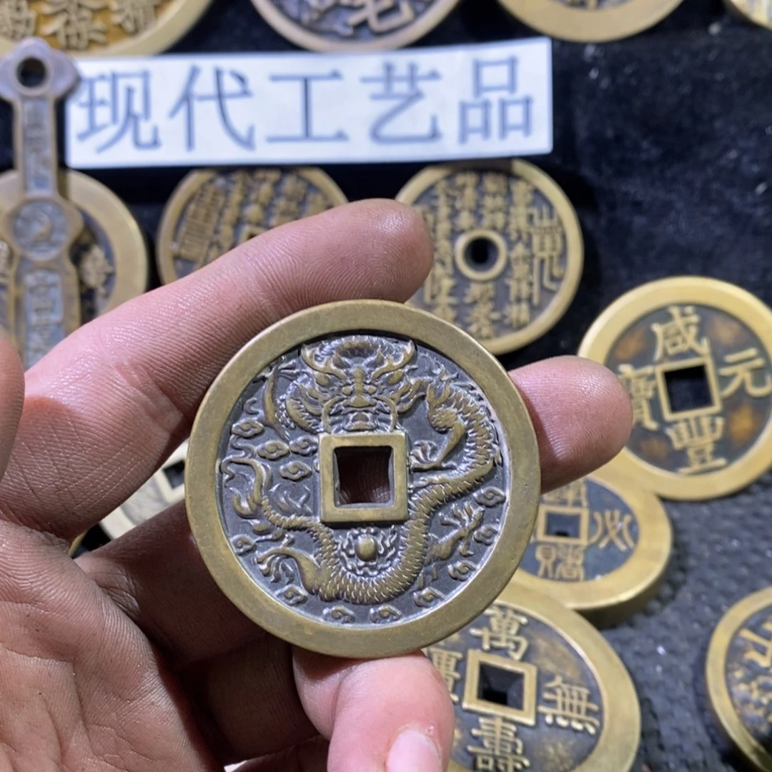 四***月铜翻砂铸造现代工艺品