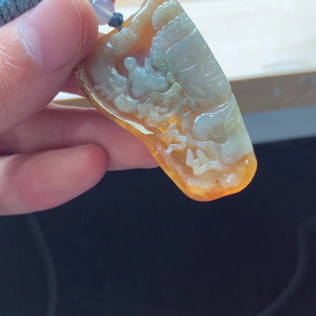 翡翠颈饰未镶嵌吊坠