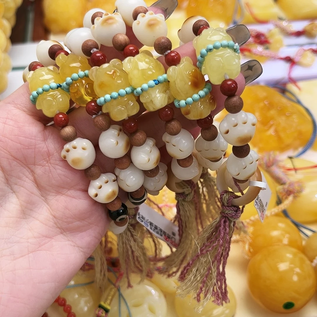 未镶嵌蜜蜡裸石小熊手串多样性发一