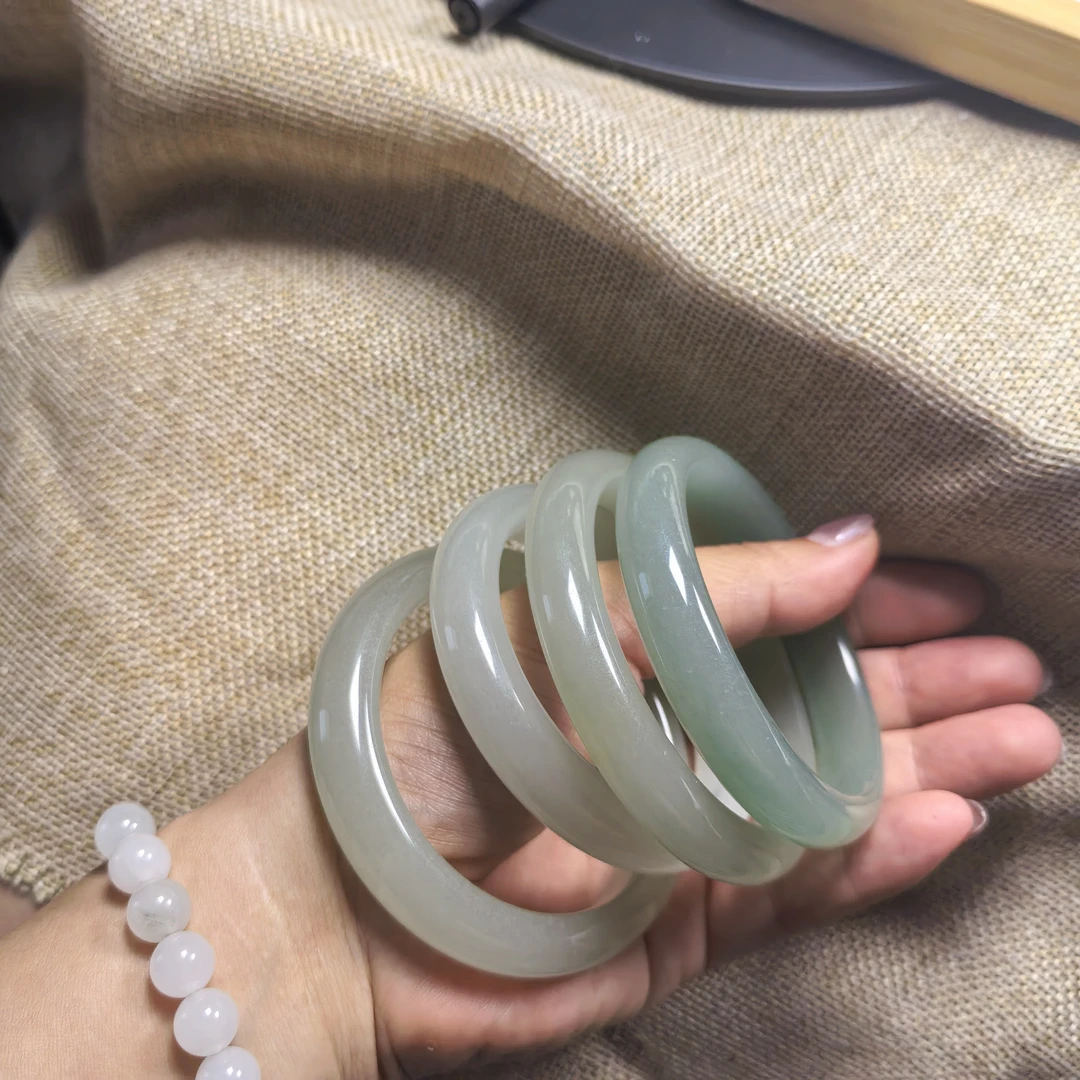 天然东陵玉手镯多样性发货拍一发一