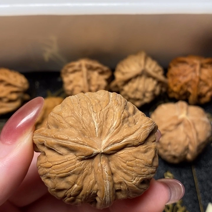****人吊坠文玩核桃文玩核桃异形单只