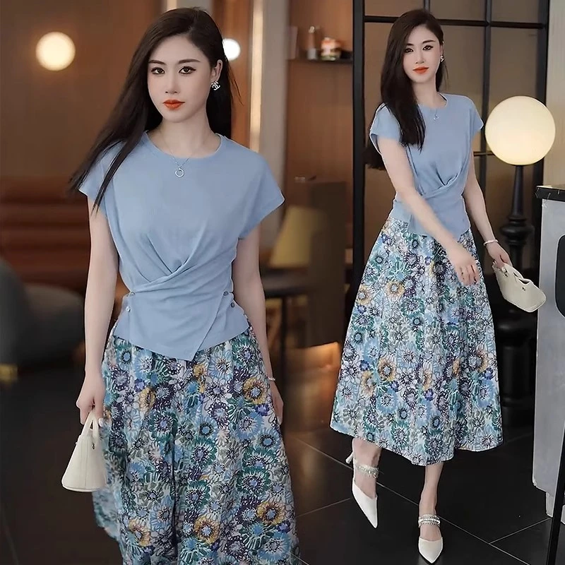 时尚碎花连衣裙女2025夏季新款洋气显瘦减龄短袖上衣半身裙两件套