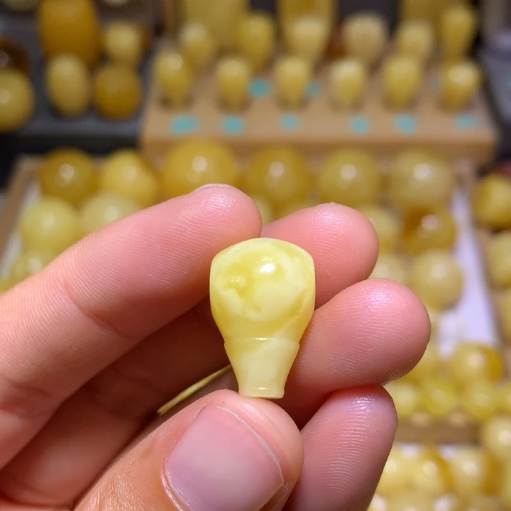 未镶嵌蜜蜡裸石天然俄料蜜蜡微瑕三通12.1