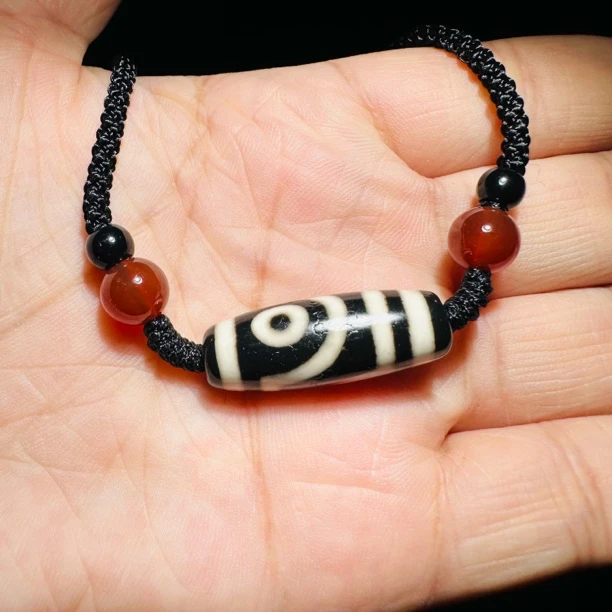 玛瑙黑白博古高油亮面如意两眼图腾锁骨链尺寸28× 10毫米左右