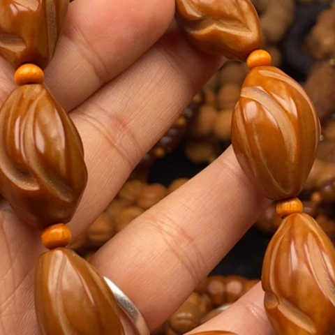 猴头核桃吊坠橄榄绿