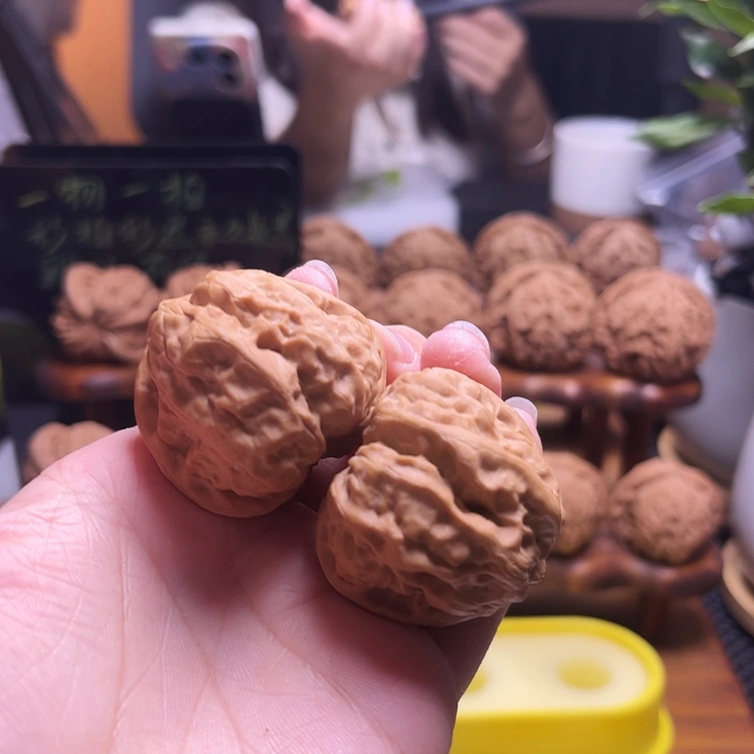 P***b文玩核桃把件39+白茬蛤蟆92