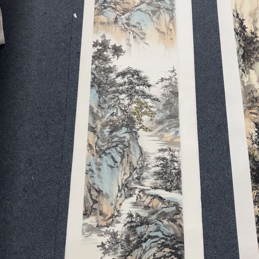 国画卖字画的小男孩