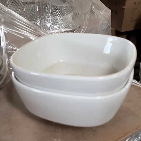 微瑕，不能明火，口径16高度7黑点2个四方碗