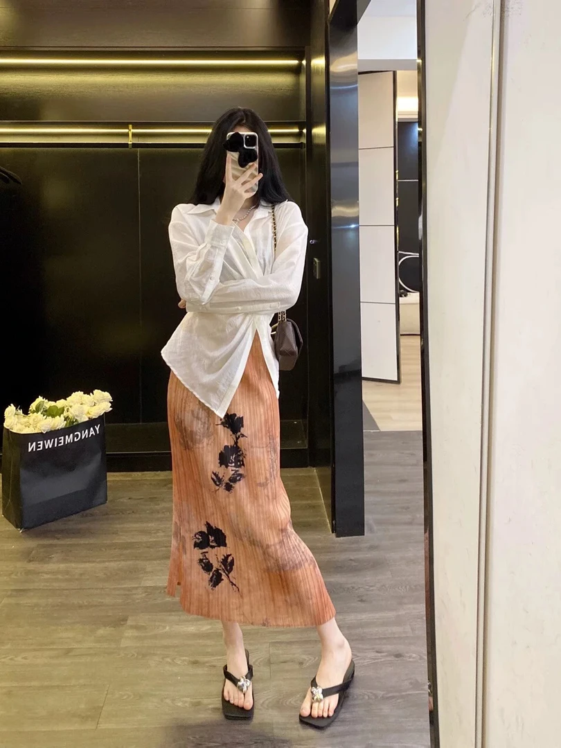 纯欲松弛感搭配高腰印花包臀裙显瘦气质时尚开叉法式复古118温柔