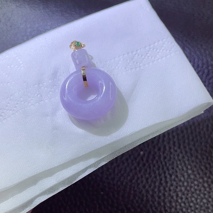 翡翠颈饰18K金镶嵌翡翠