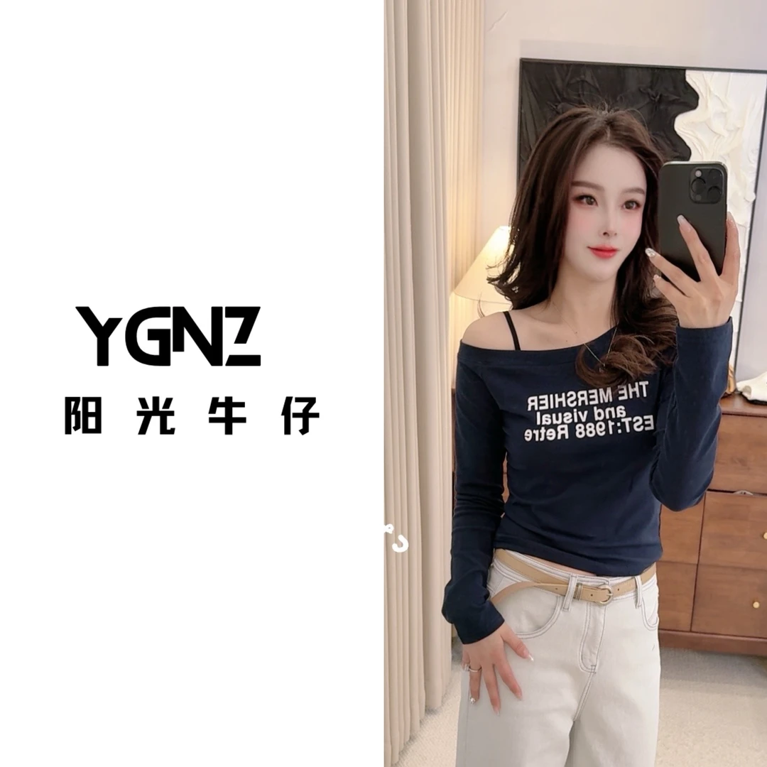【阳光牛仔】斜肩字母！设计感露肩长袖T恤上衣