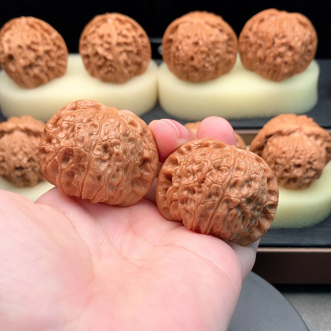 文玩核桃吊坠102号血麒麟41