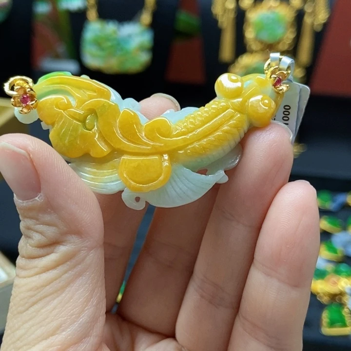 翡翠未镶嵌颈饰吊坠