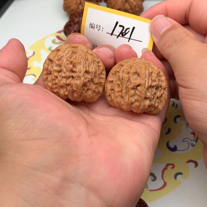 文玩核桃把件41全品白狮子1701