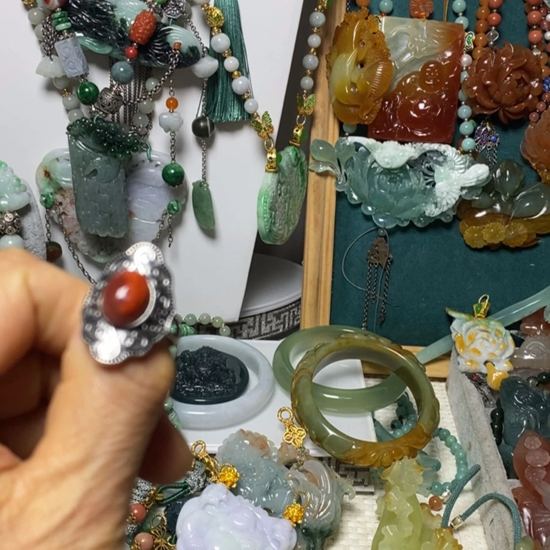 【闪购商品】翡翠吊坠(赠链)未镶嵌