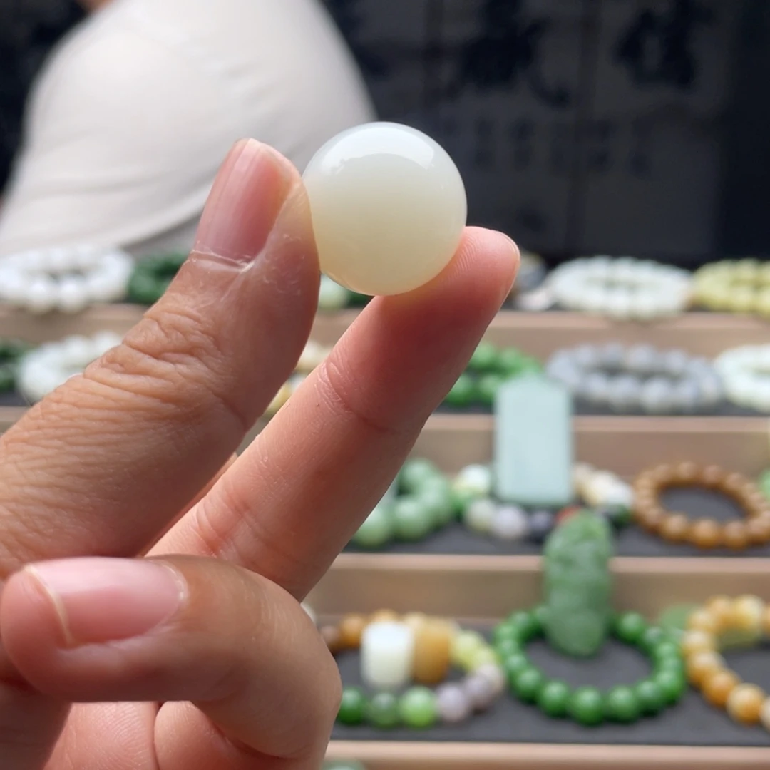 老***丹和田玉未镶嵌手链18