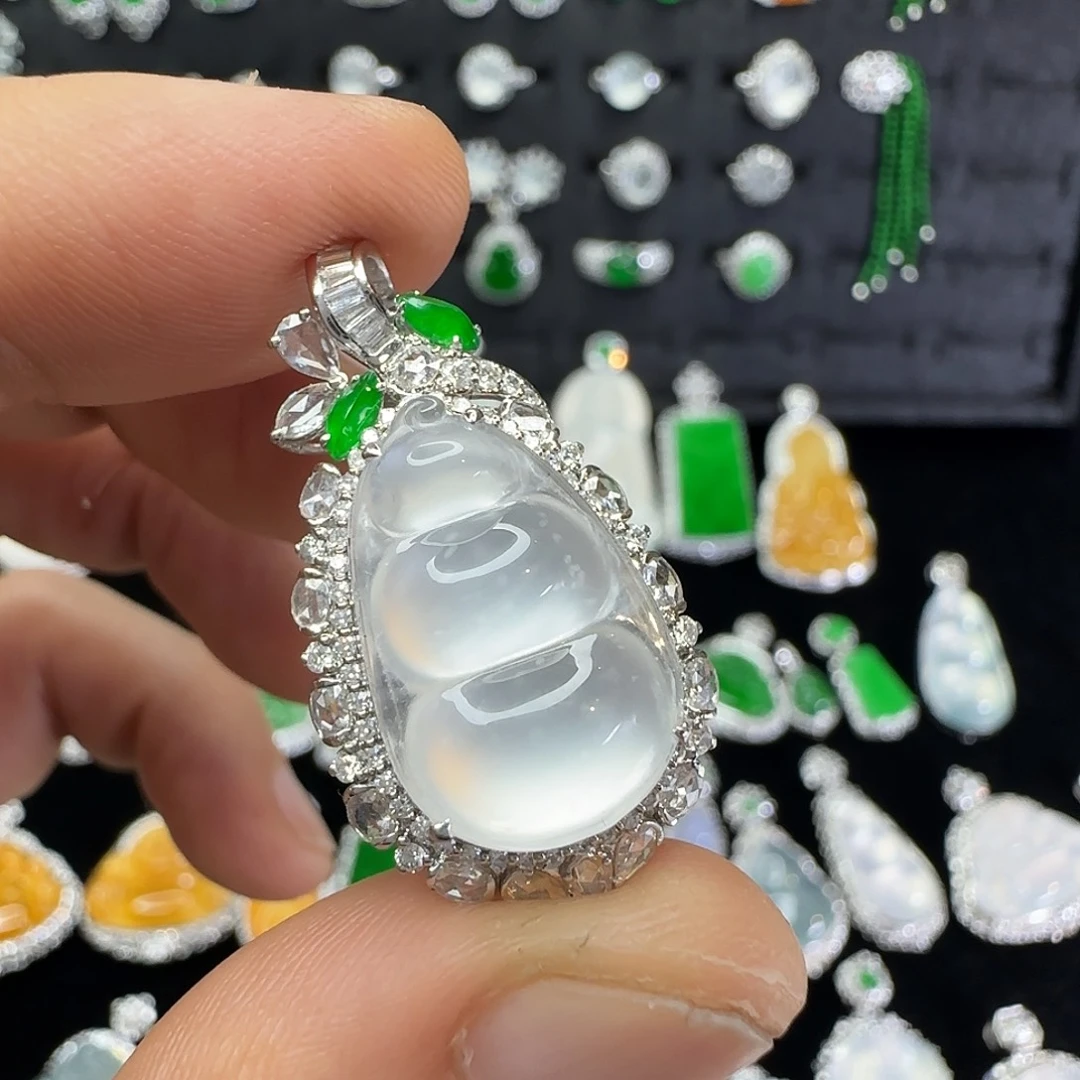 翡翠18K金镶嵌颈饰天然翡翠