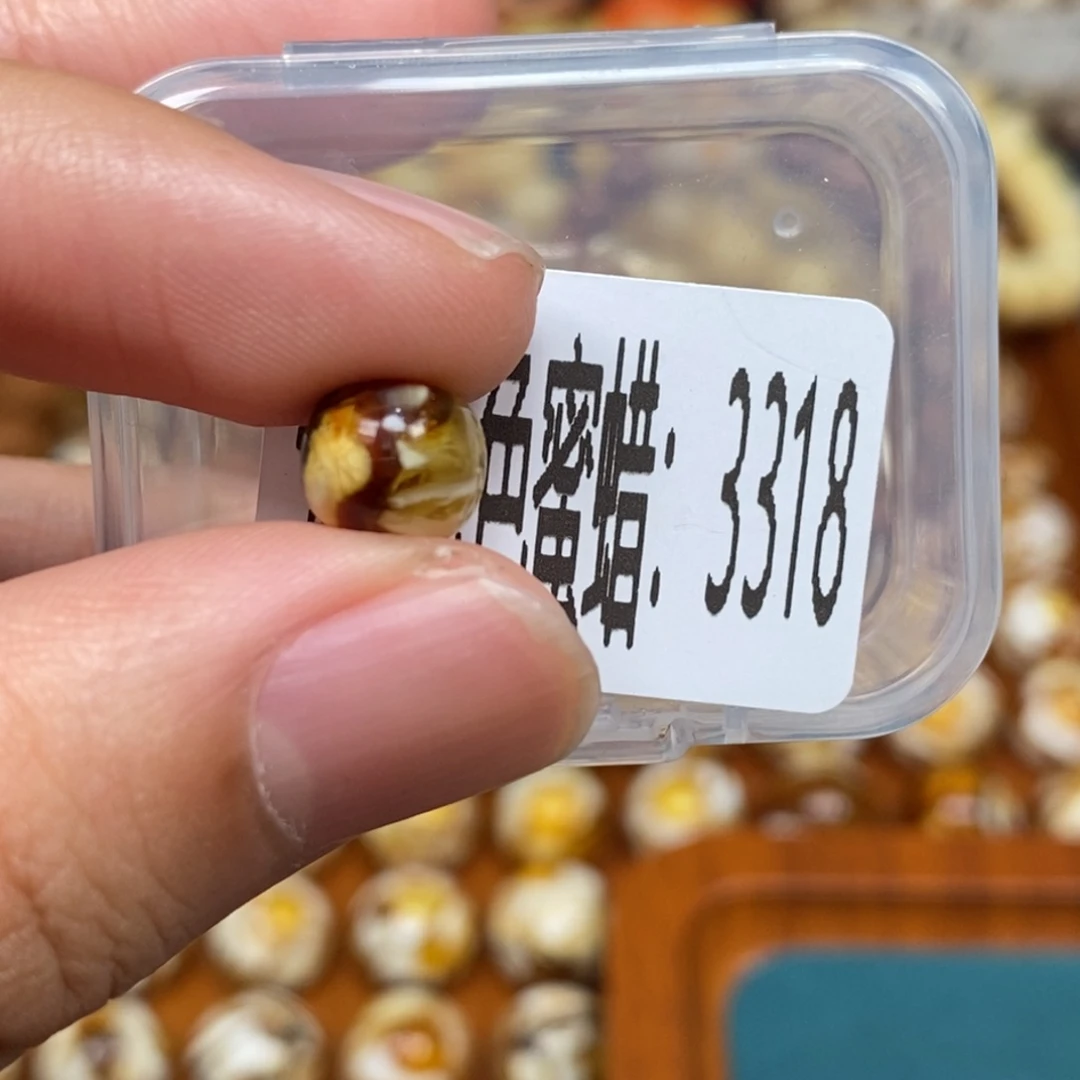 蜜蜡未镶嵌珠宝奇石3318