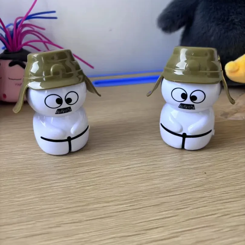 新款创意解压声控八嘎造型语音玩偶挂件学生减压神器摆件整蛊玩具