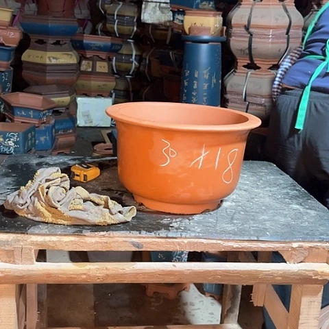 紫砂花盆金钟一个