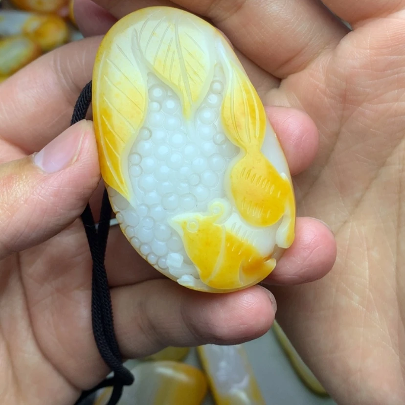【闪购商品】颈饰未镶嵌和田玉狮*