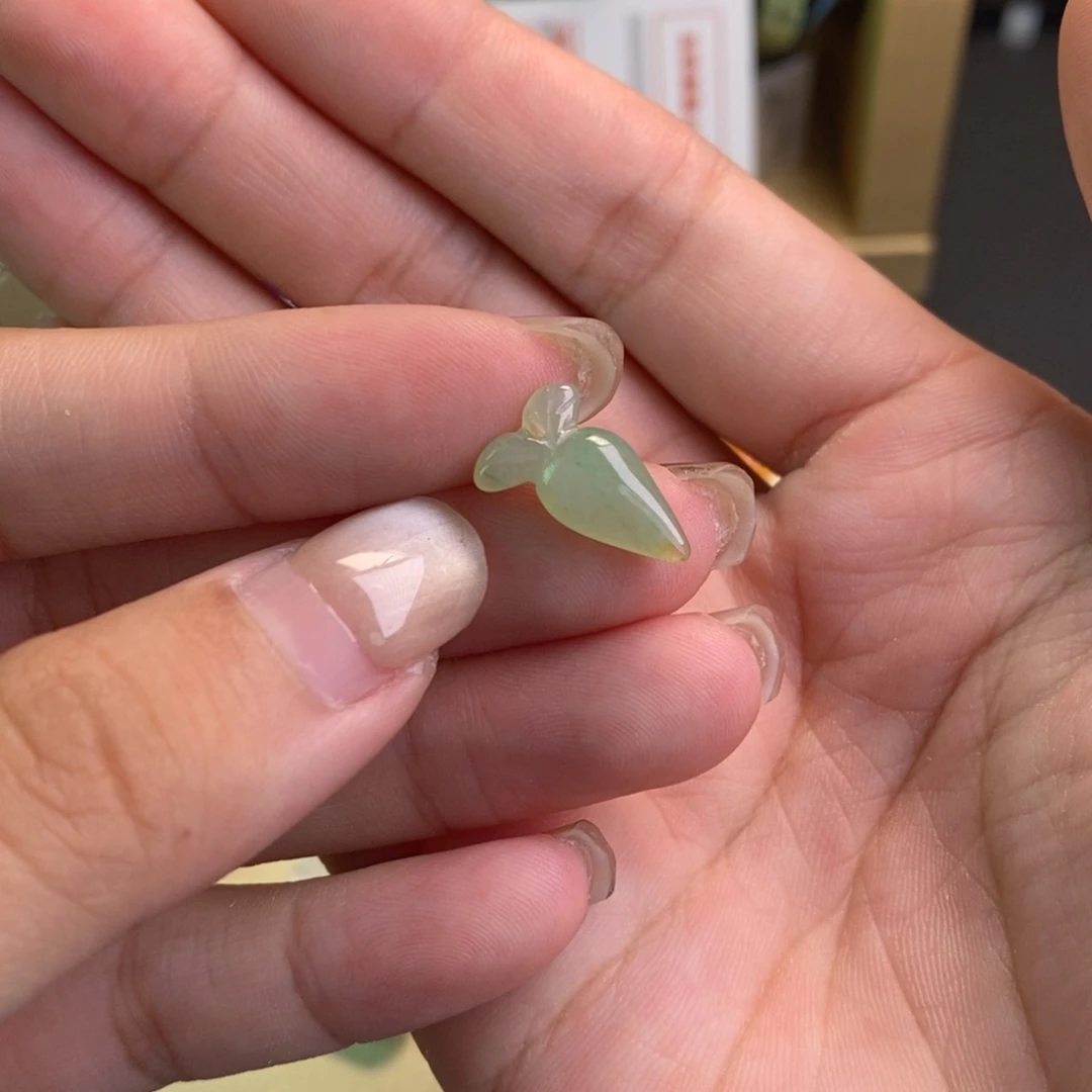 翡翠未镶嵌颈饰11067