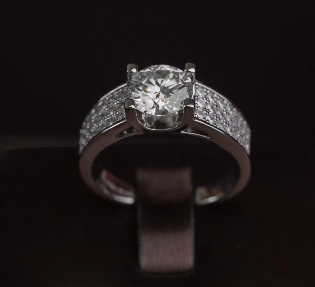 925银莫桑石戒指 925银莫桑石戒指牛头满天星男戒2-3克拉男款戒指