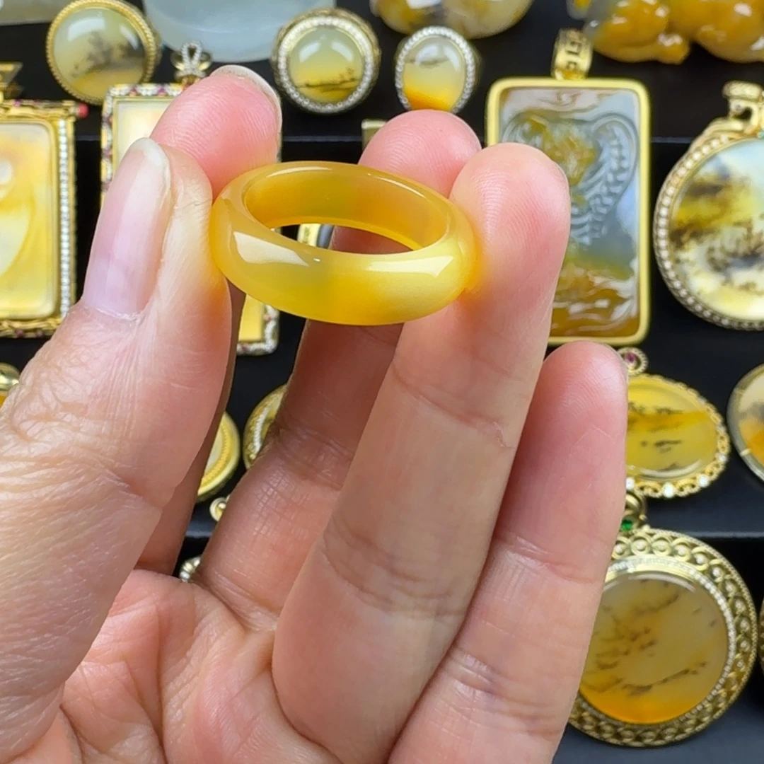 石英质玉（黄龙玉）未镶嵌戒圈