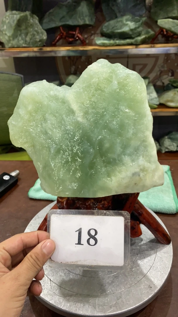 天然岫玉精品原石18