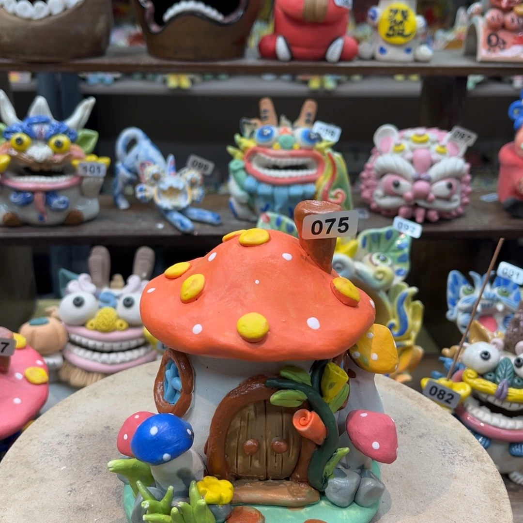 陶瓷纯手工抽象陶瓷摆件075