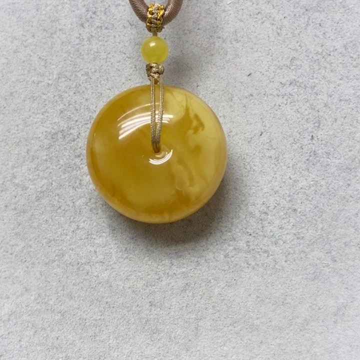 蜜蜡未镶嵌裸石吊坠