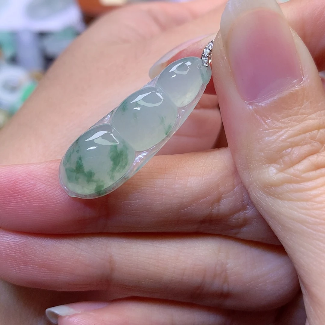 【闪购商品】吊坠(赠链)18K金镶嵌翡翠