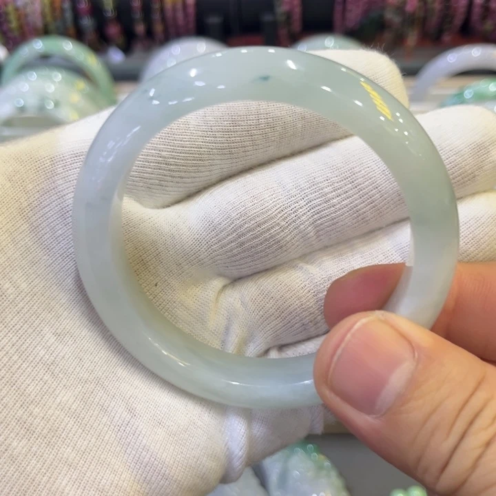 翡翠未镶嵌手镯天然缅甸翡翠飘花正圈