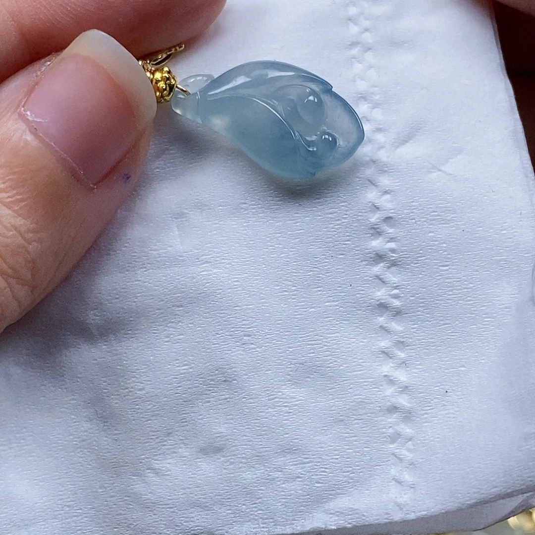 翡翠未镶嵌颈饰A****啦闪