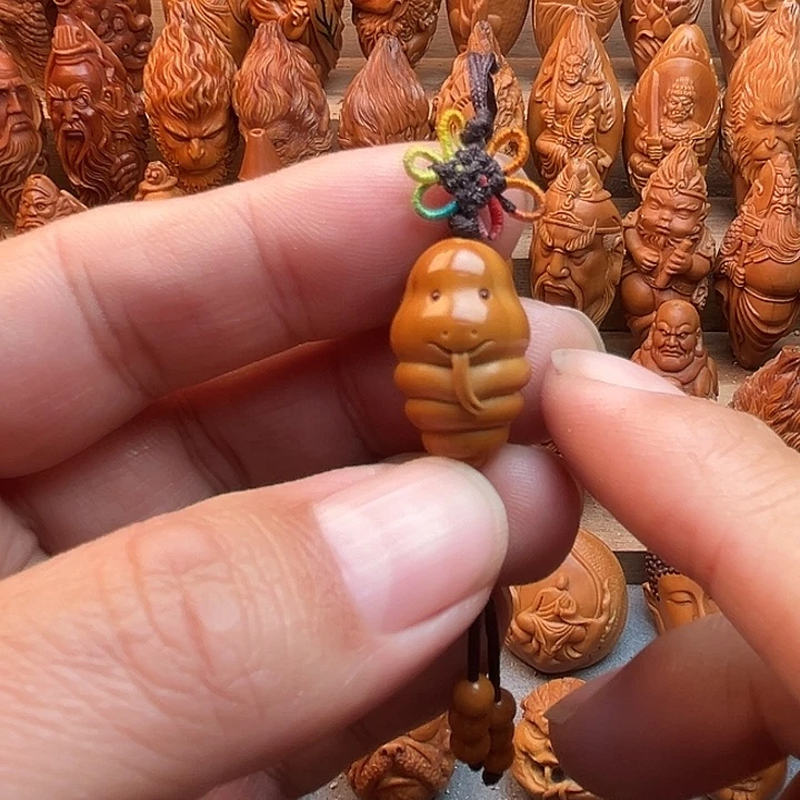 吊坠橄榄核16蛇福利