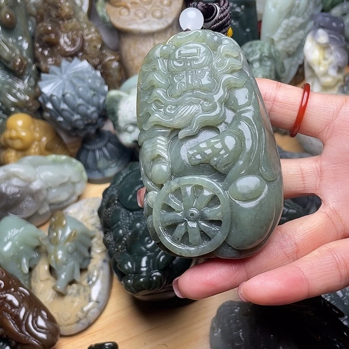 玉***风和田玉（糖玉）未镶嵌颈饰