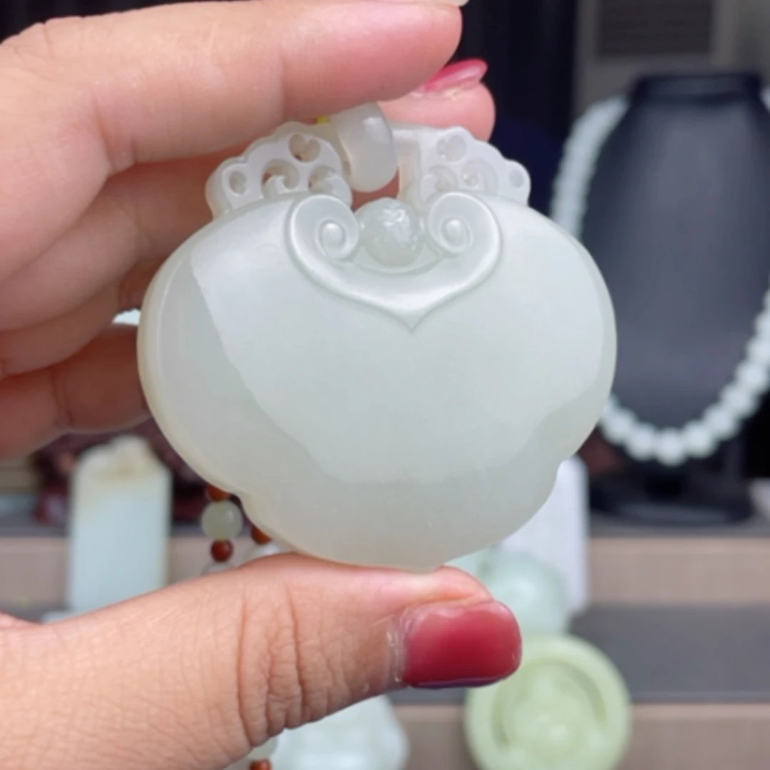 【闪购商品】颈饰未镶嵌和田玉