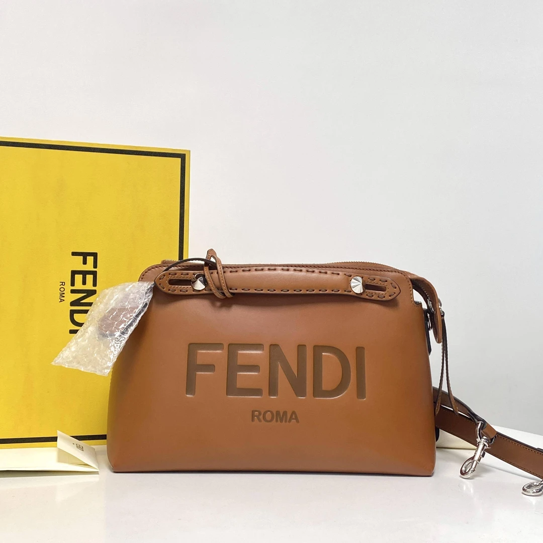 胖虎熙少/芬迪/95新/公价0/箱包/斜挎包/312501020106