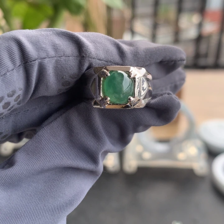 过***人翡翠未镶嵌戒指戒指