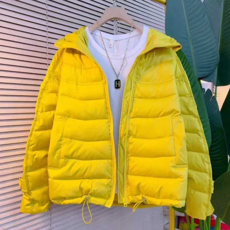 2025新款短款连帽排骨羽绒服女大码女装时尚轻薄保暖外套面包服潮