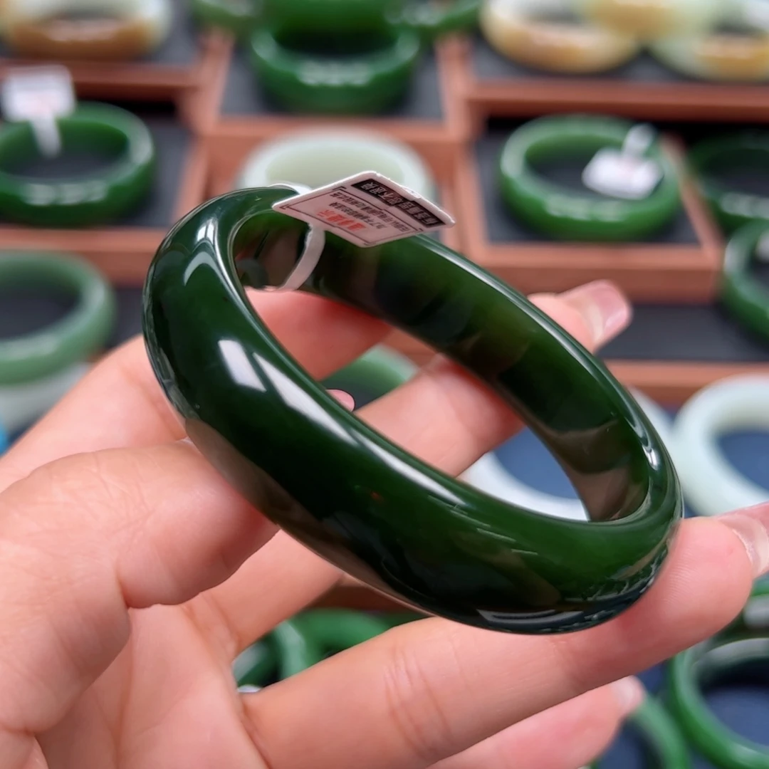 未镶嵌手镯和田玉（碧玉）