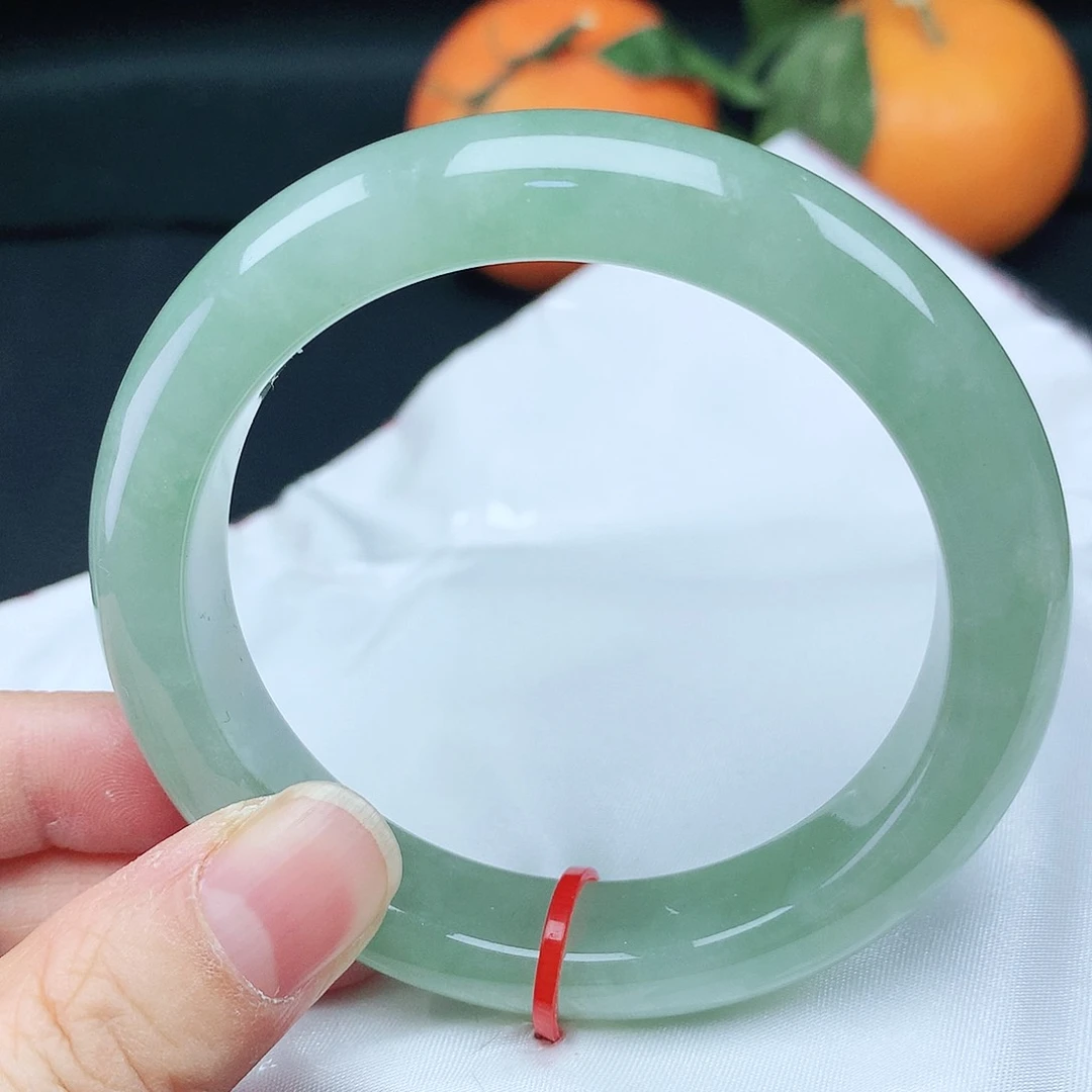 翡翠手镯未镶嵌56圈