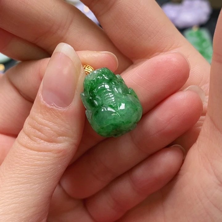 翡翠颈饰未镶嵌吊坠