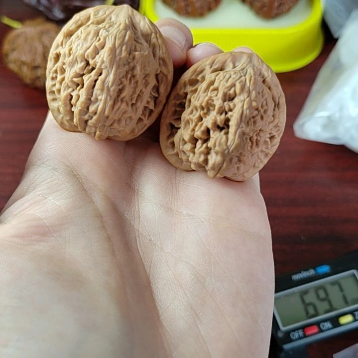 用***2文玩核桃吊坠望月