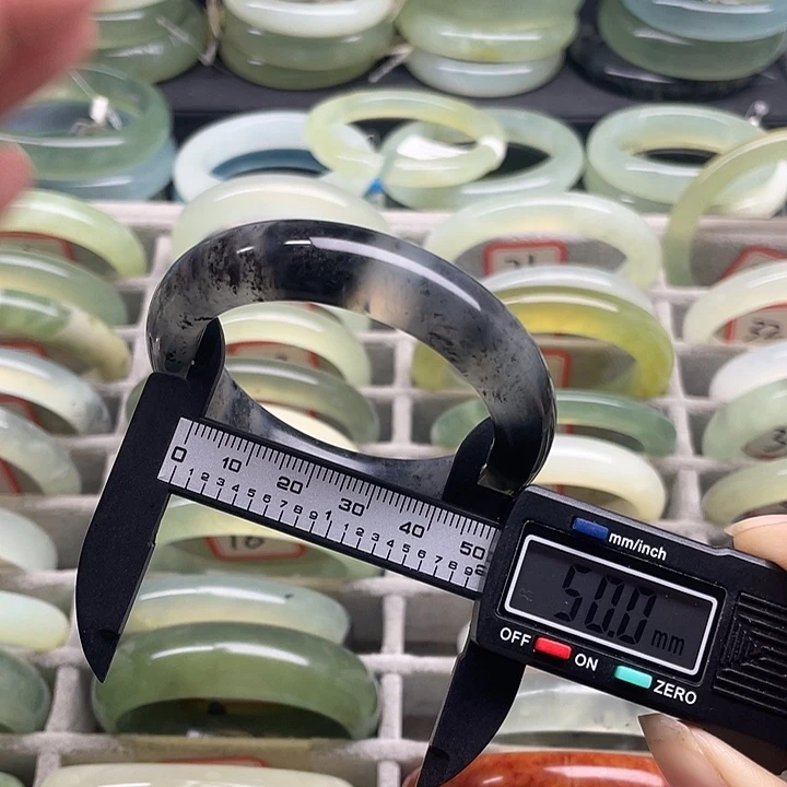 蛇纹石玉未镶嵌手镯20