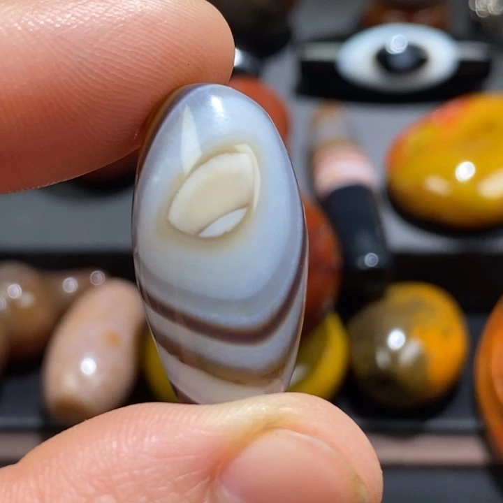 邱***力玛瑙/玉髓未镶嵌挂件