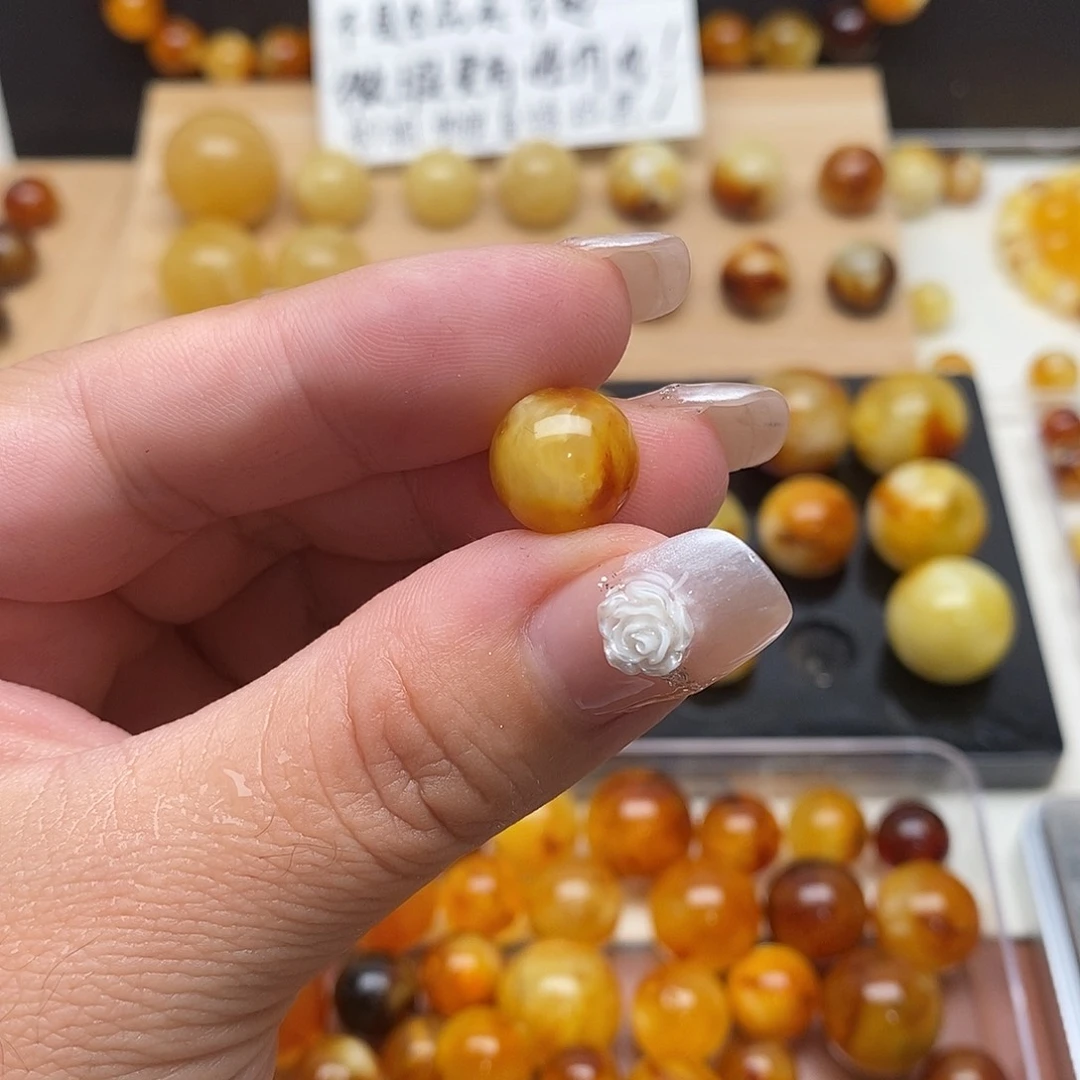 美***逐裸石虫珀未镶嵌蜜蜡