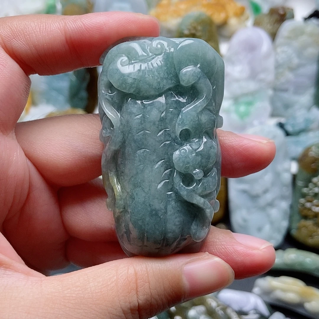 翡翠未镶嵌颈饰翡翠